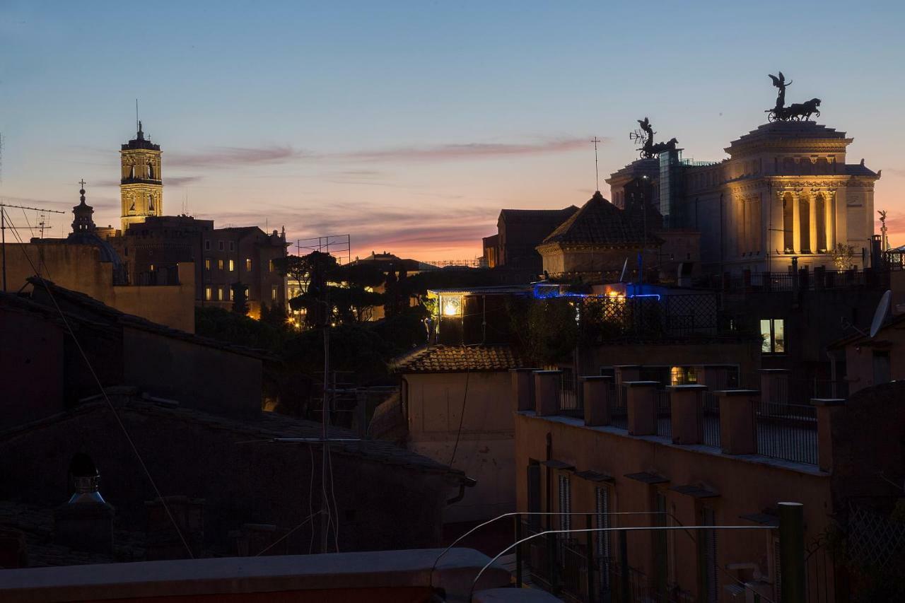 Sky View In Apartment Rom